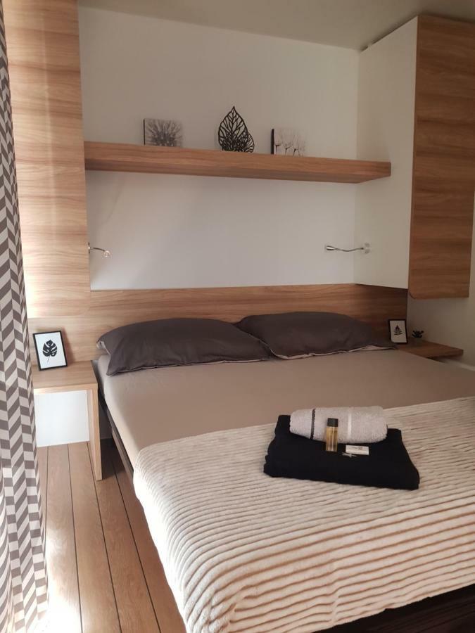 Mobile Home Starfish IV Camp Biograd Biograd Na Moru Buitenkant foto