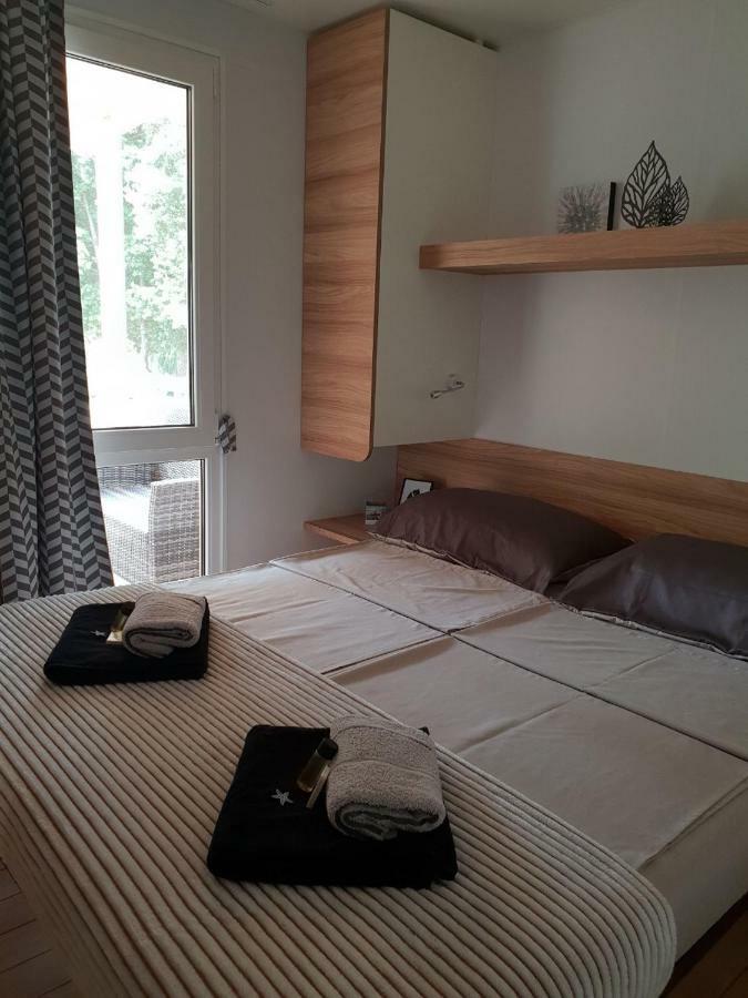 Mobile Home Starfish IV Camp Biograd Biograd Na Moru Buitenkant foto
