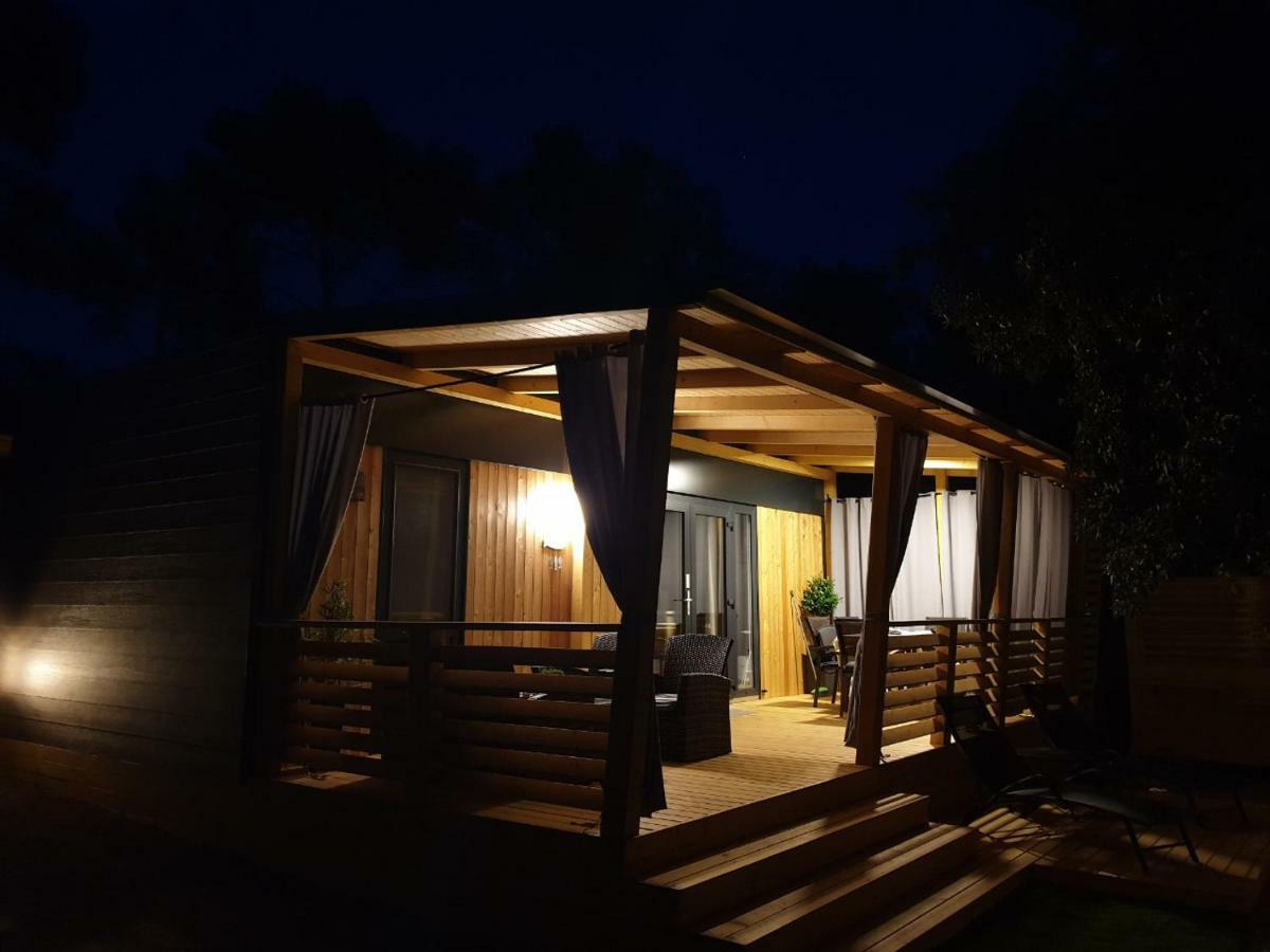 Mobile Home Starfish IV Camp Biograd Biograd Na Moru Buitenkant foto